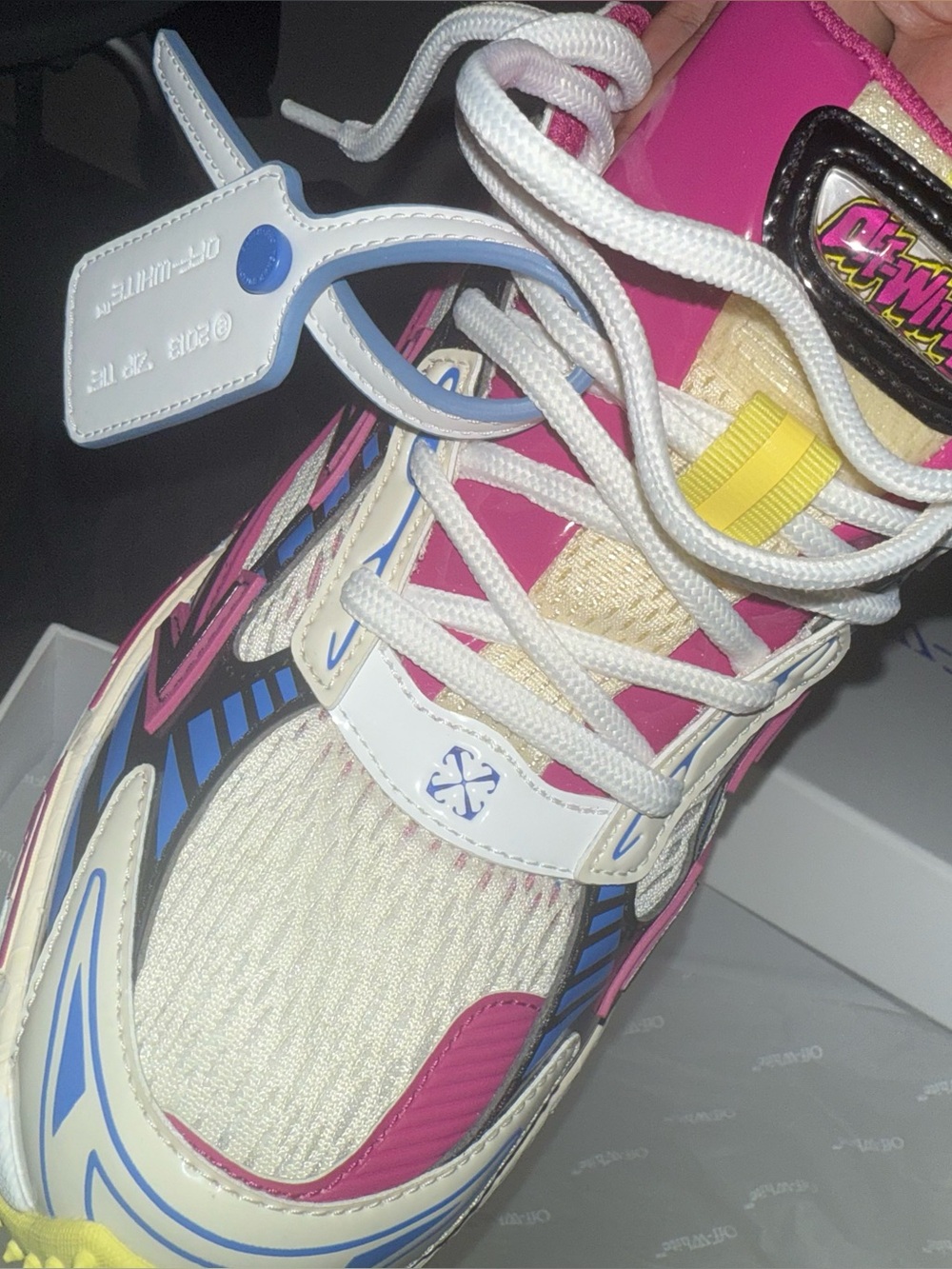 Off white be right back sneakers brand new